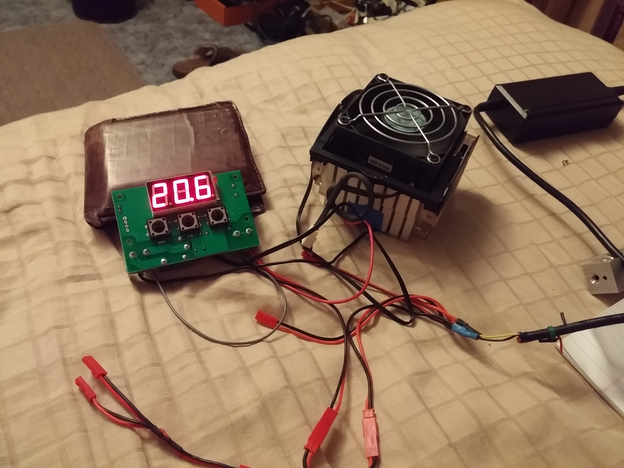 Peltier cooler with thermostat for printer cooling