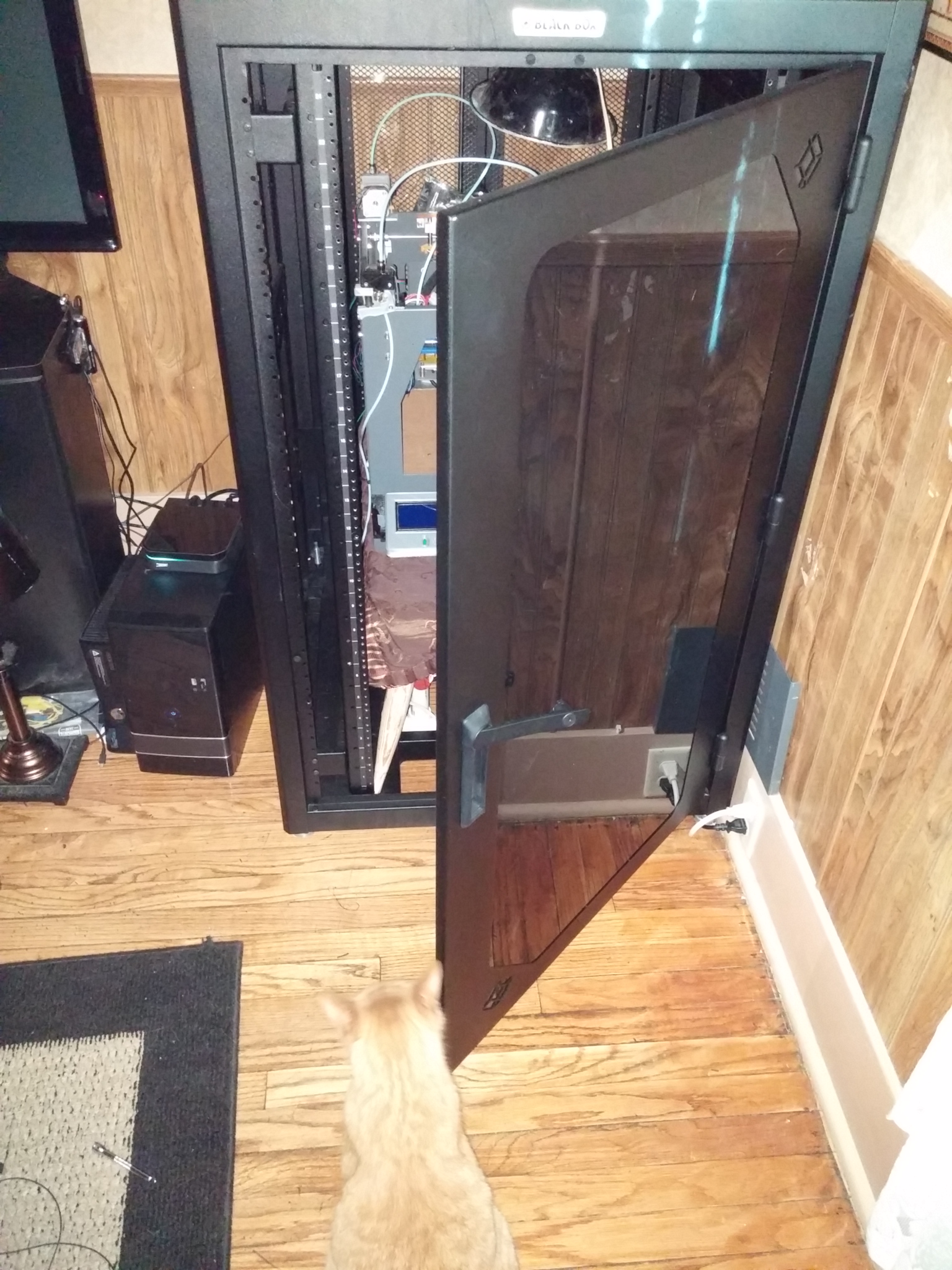 Enclosed 3D printer setup in cabinet